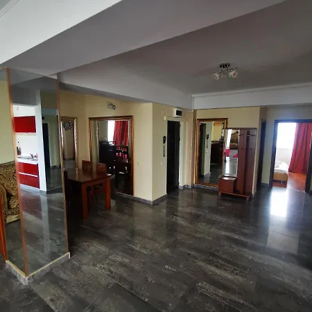 아파트 Bulevard Penthouse Summerland *