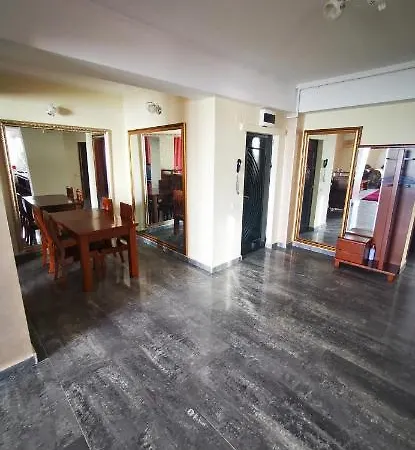 아파트 Bulevard Penthouse Summerland 마마이아